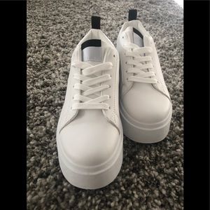 Women’s sneakers